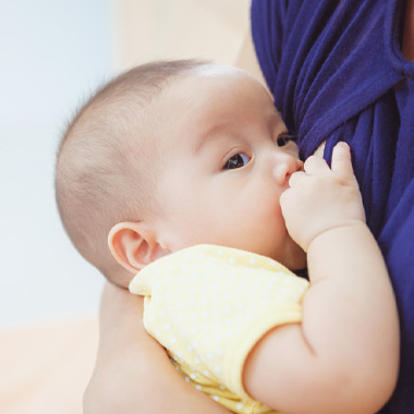 فواید شیر مادر برای مادر و نوزاد + تصورات غلط درباره شیردهی