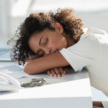 خستگی و بی حالی - دلایل خستگی و بیحالی روزانه چیست