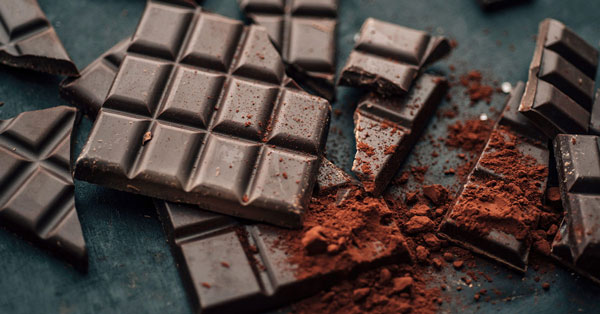 فواید شکلات تلخ برای سلامت پوست