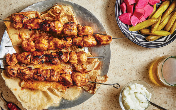 شش طاووق عربی یک غذای خوشمزه با مرغ