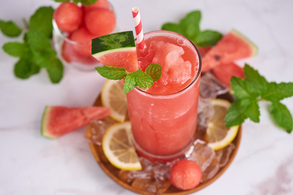 نوشیدنی تابستانی خنک با هندوانه ـ یخ در بهشت هندوانه