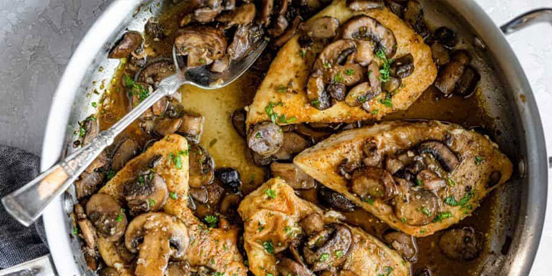 طرز تهیه خوراک مرغ و قارچ خوشمزه و رژیمی