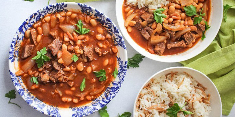 طرز تهیه خورشت فاصولیه یک غذای ترکیهای خوشمزه