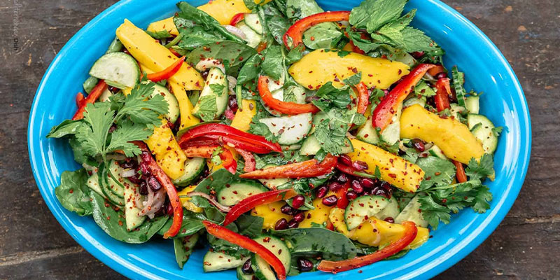 طرز تهیه سالاد انبه به سبک مدیترانهای