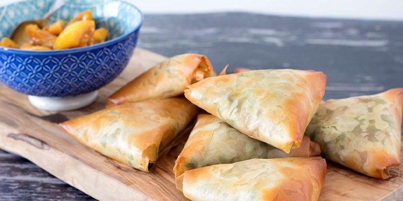 طرز تهیه سمبوسه سیب زمینی در فر