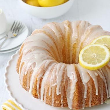 طرز تهیه کیک لیمویی با گلیز لیمو