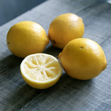 نکاتی مهم خواندنی درباره مضرات و خواص لیمو ترش